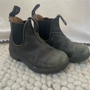 Blundstone Toddler Chelsea Boot. Size 8. Leather. Great Condition. So Cute!